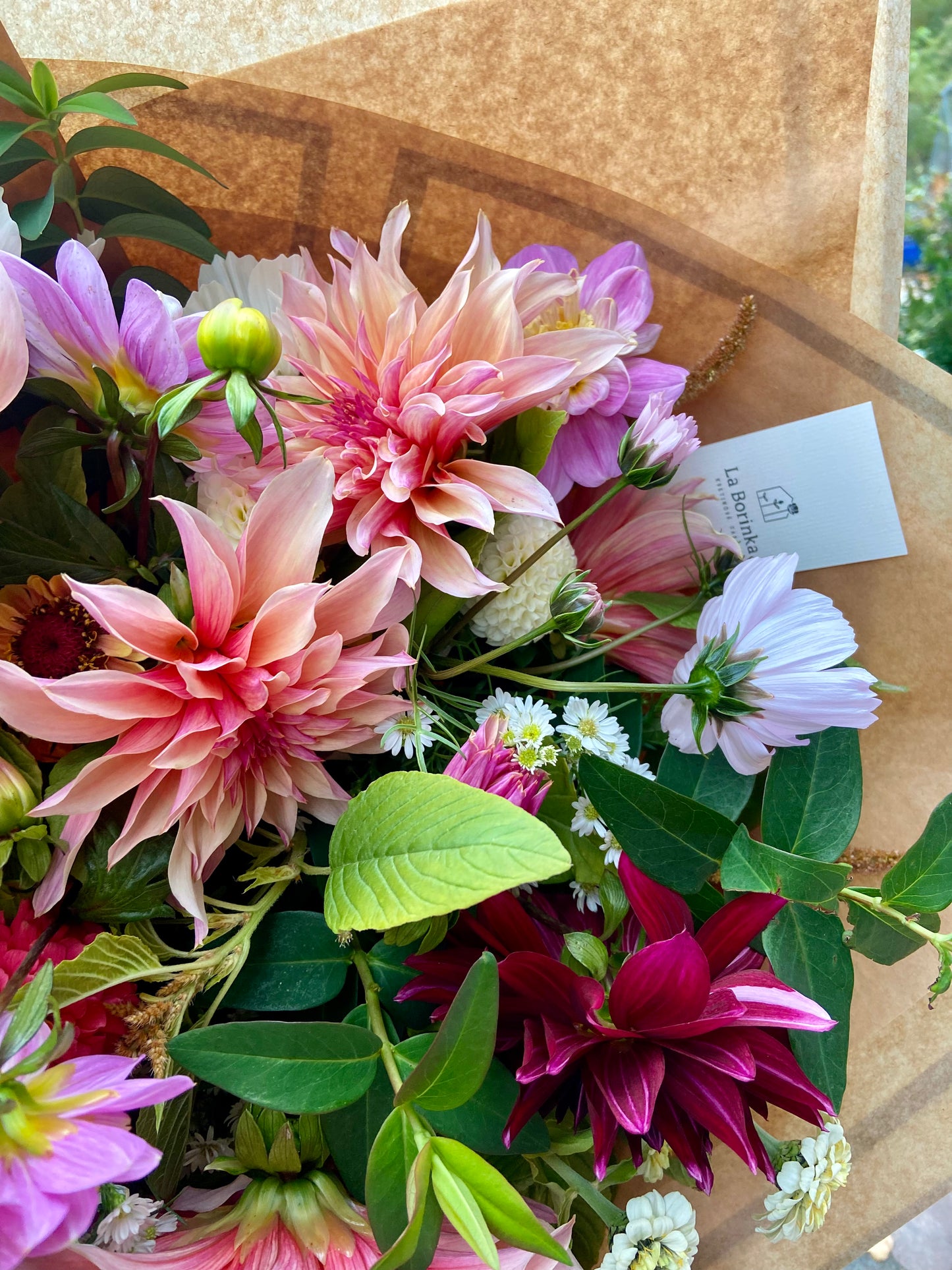 Sezónna kytica: Tvorivý workshop s kvetinovým samozberom