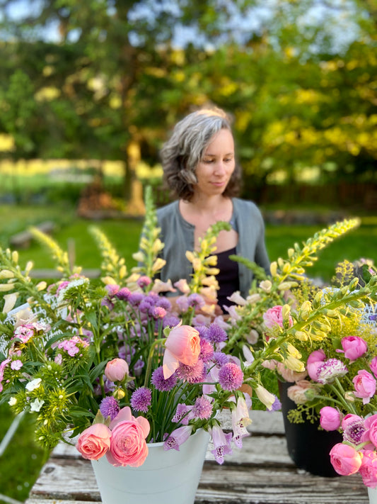 Sezónna kytica: Tvorivý workshop s kvetinovým samozberom